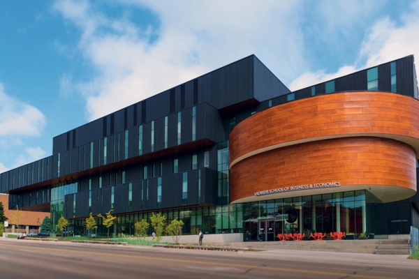 Trường Đại Học Wilfrid Laurier University - Ontario, Canada