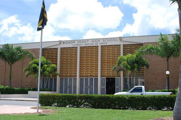 Florida - Trường Trung Học Bishop Verot Catholic High School - USA