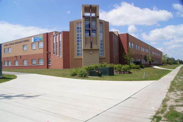 Trường Trung Học Loyola Catholic Secondary School – Mississauga, Ontario, Canada