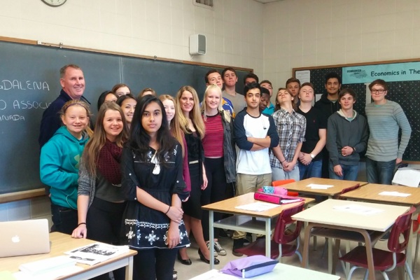 Trường Trung Học Burlington Central High School – Burlington, Ontario, Canada