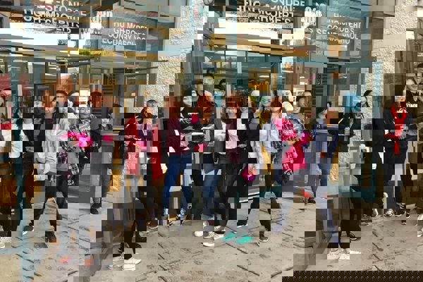 Trường Trung Học ​École Secondaire Hugh McRoberts Secondary School – Richmond, British Columbia, Canada