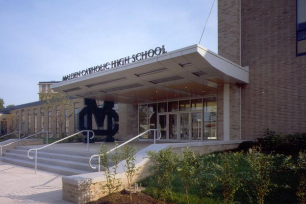 Massachusetts – Trường Trung Học Malden Catholic High School - USA