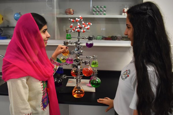 Trường Trung Học Holroyd High School - New South Wales, Úc