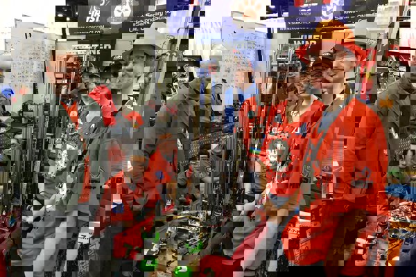 Trường Trung Học Sandwich Secondary School – LaSalle, Ontario, Canada