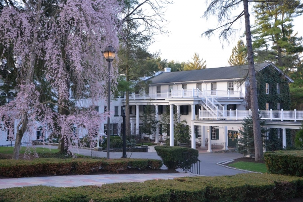 Pennsylvania - Trường Trung Học The Grier School - USA