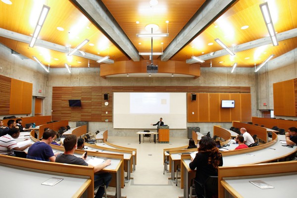 Trường Đại Học University of Windsor - Ontario, Canada