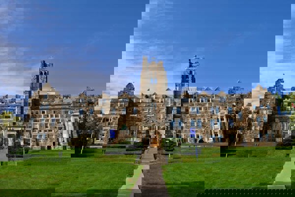 Trường Đại Học Western University - Ontario, Canada