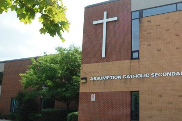 Trường Trung Học Assumption Catholic Secondary School – Burlington, Ontario, Canada