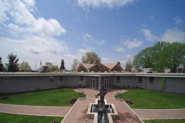 Kansas - Trường Trung Học Maur Hill-Mount Academy - USA