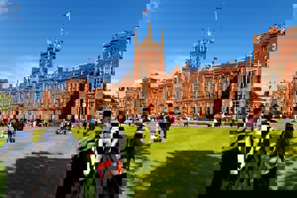 Trường Đại Học Queen’s University – School of English - Ontario, Canada