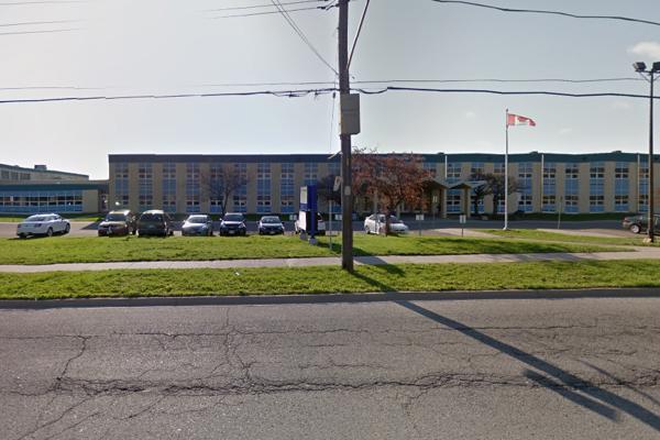 Trường Trung Học Orchard Park Secondary School– Stoney Creek, Ontario, Canada