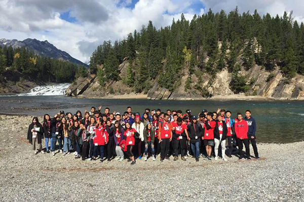 Trường Trung Học Dr. E.P. Scarlett High School - Calgary, Alberta, Canada