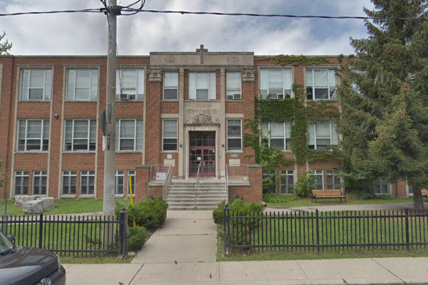 Trường Trung Học Notre Dame High School – Toronto, Ontario, Canada