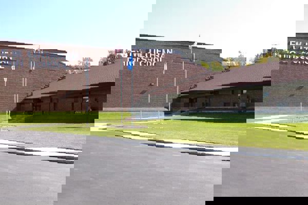 Wisconsin - Trường Trung Học N.E.W. Lutheran - USA