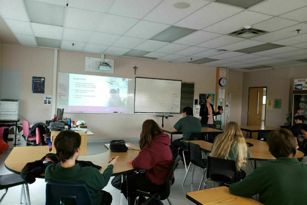 Trường Trung Học Iona Catholic Secondary School – Mississauga, Ontario, Canada