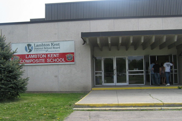 Trường Trung Học Lambton Kent Composite School – Dresden, Ontario, Canada