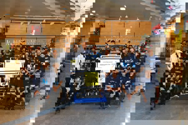 Trường Trung Học L.A. Matheson Secondary School – Surrey, British Columbia, Canada