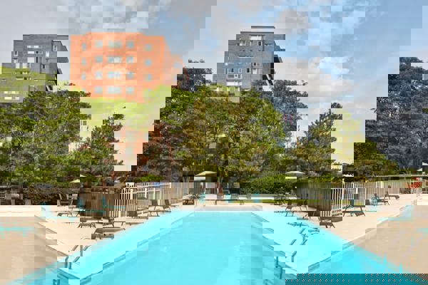 Trường Trung Học Richmond Hill High School – Richmond Hill, Ontario, Canada