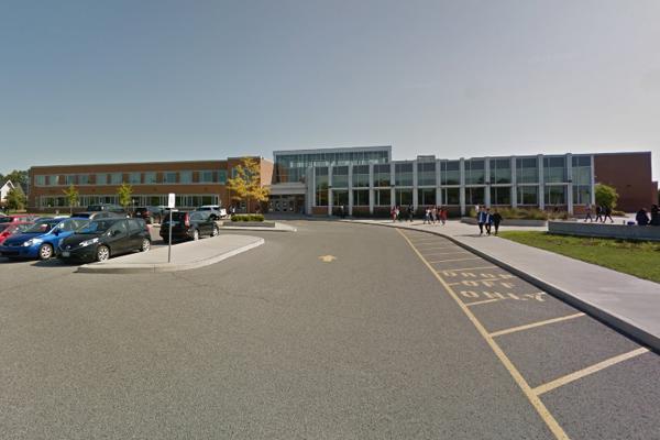 Trường Trung Học Markham District High School – Markham, Ontario, Canada