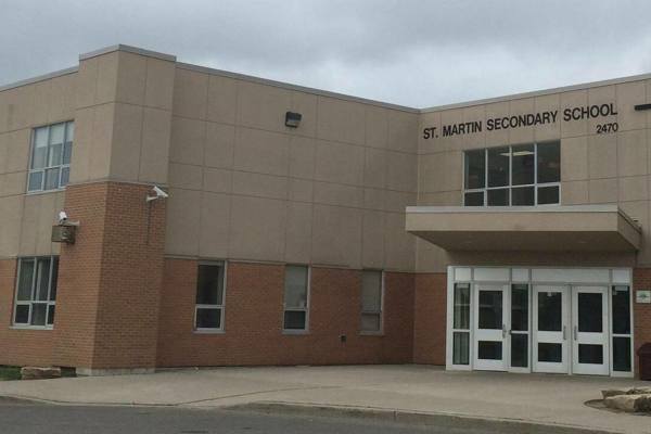 Trường Trung Học St. Martin Secondary School – Mississauga, Ontario, Canada