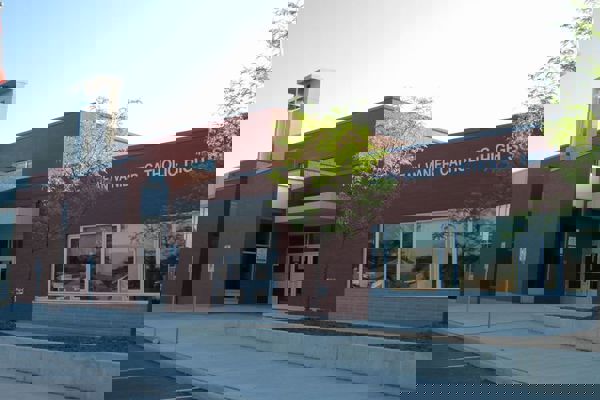 Trường Trung Học Jean Vanier Catholic High School – Richmond Hill, Ontario, Canada