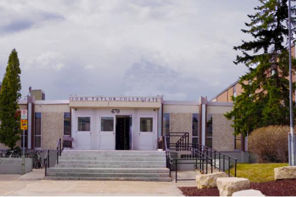 Trường Trung Học John Taylor Collegiate – Winnipeg, Manitoba, Canada