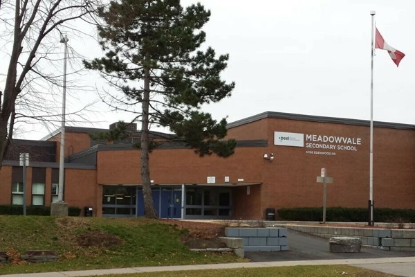 Trường Trung Học Meadowvale Secondary School – Mississauga, Ontario, Canada