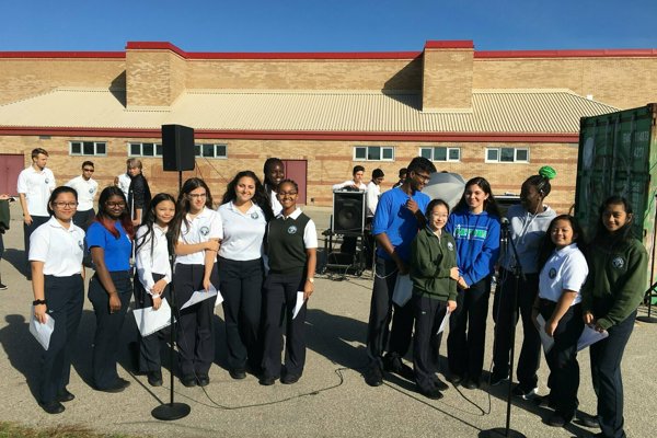 Trường Trung Học Father Michael Goetz Secondary School – Mississauga, Ontario, Canada