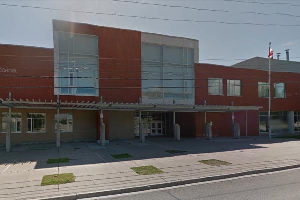 Trường Trung Học Westside Secondary School – Orangeville, Ontario, Canada
