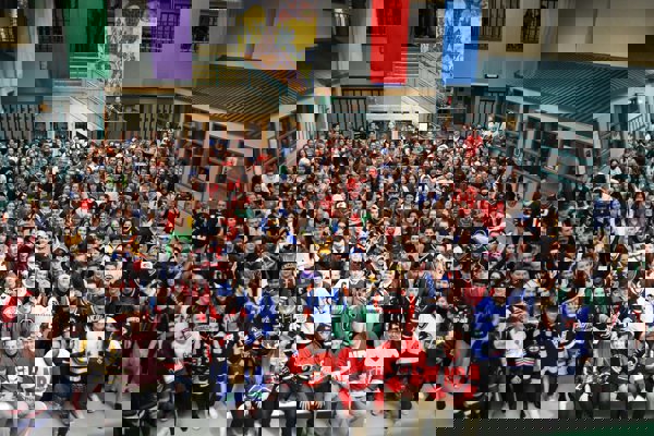 Trường Trung Học Sardis Secondary School – Chilliwack, British Columbia, Canada