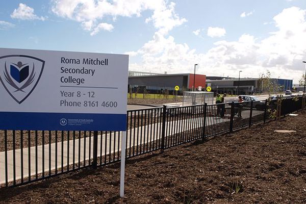 Trường Trung Học Roma Mitchell Secondary College - Southern Australia, Úc
