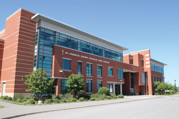 Wisconsin - Trường Trung học St. Francis Xavier Catholic High School - USA