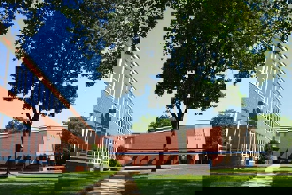 Connecticut - Trường Trung Học East Catholic High School - USA