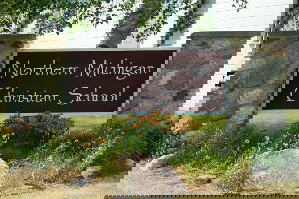 Michigan - Trường Trung Học Northern Michigan Christian School - USA