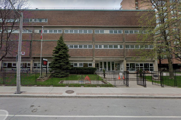 Trường Trung Học St. Joseph's College School – Toronto, Ontario, Canada