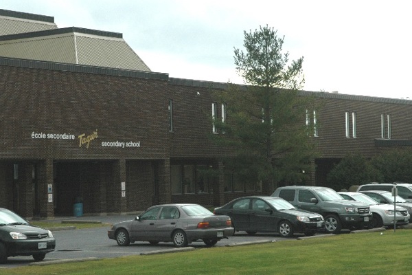 Trường Trung Học Tagwi Secondary School – Avonmore, Ontario, Canada
