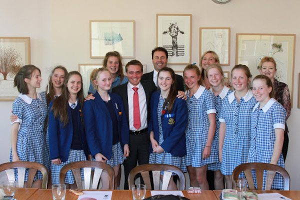 Trường Trung Học Cantebury Girls' Secondary College - Victoria, Úc