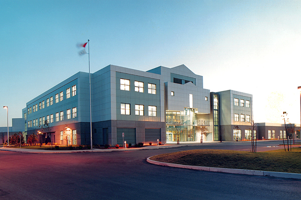 Trường Trung Học Vaughan Secondary School – Thornhill, Ontario, Canada