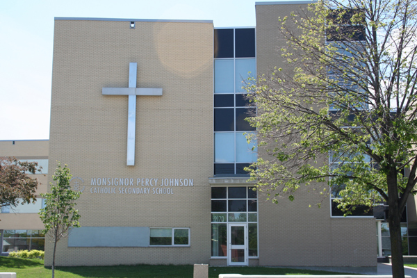 Trường Trung Học Monsignor Percy Johnson Catholic Secondary School – Etobicoke, Ontario, Canada
