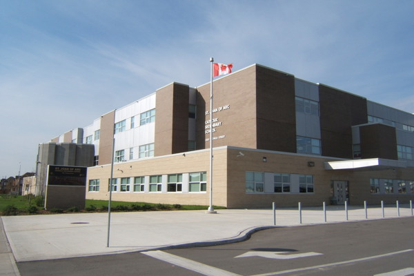 Trường Trung Học St. Joan of Arc Catholic Secondary School – Mississauga, Ontario, Canada