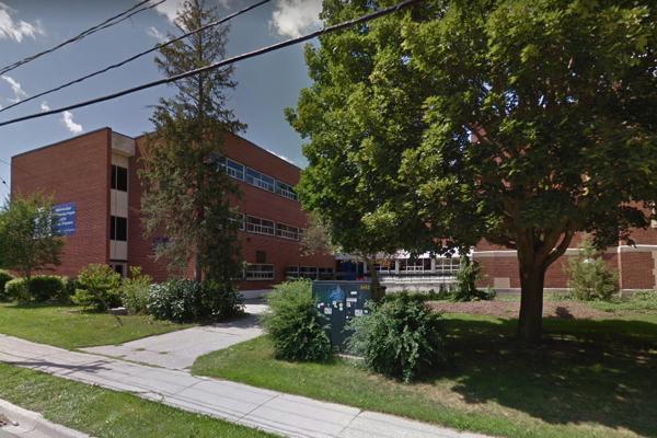 Trường Trung Học Guelph Collegiate Vocational Institute – Guelph, Ontario, Canada